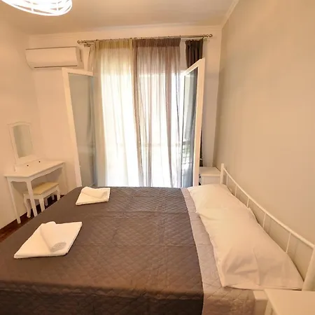 Diamond Apartment *